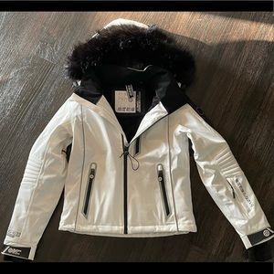 SuperDry Women’s Small White/Black Ski Jacket